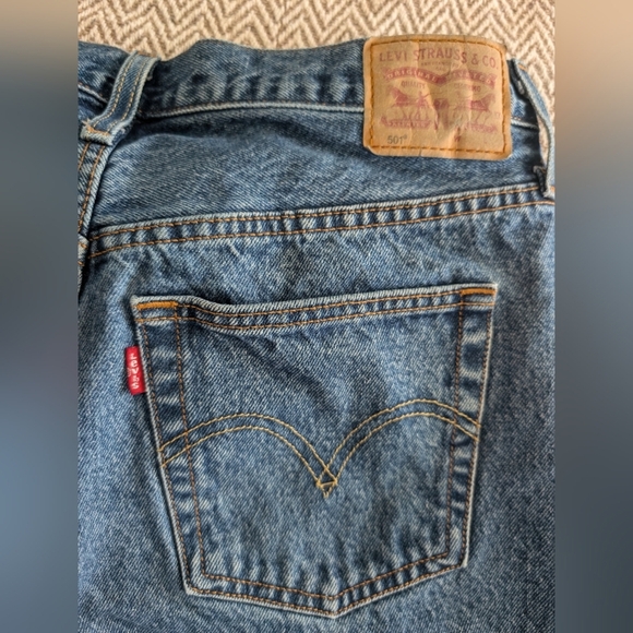 Levi's Women's Blue Jean Shorts - Picture 4 of 7